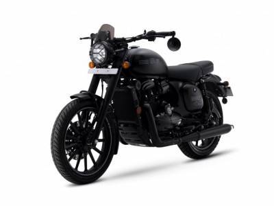 В Сети появились фото рестайлингового мотоцикла Jawa 42
