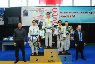 На соревнованиях по дзюдо в Донецке почтили память Виктора Прудникова