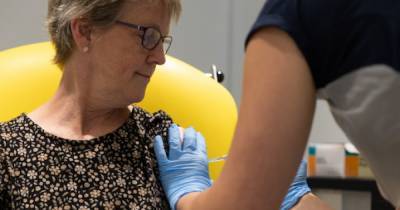 В ЕС намерены вакцинировать всех желающих от COVID-19 до конца лета, - еврокомиссар