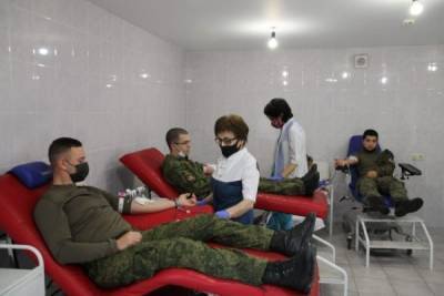 Российские военные сдали кровь для медучреждений Абхазии
