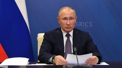 Слова Путина о поддержке Донбасса прокомментировали в Кремле