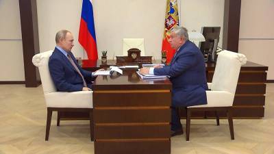 Глава "Роснефти" рассказал Путину о вакцинации сотрудников