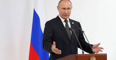 Путин пообещал "и дальше поддерживать Донбасс": Песков объяснил, что хозяин Кремля имел в виду