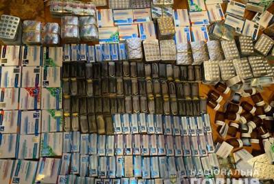 Жители Львова продавали в интернете лекарства с ядовитыми веществами