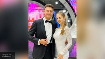 Партнерша Давы по шоу "Танцы со звездами" рассказала о его боли