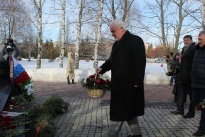 Евгений Матушкин возложил цветы к мемориалу воинам-афганцам