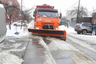 В Краснодаре уже не хватает машин для расчистки города от снега