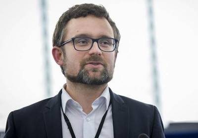 Украина должна соблюдать европейские принципы свободы слова: евродепутат раскритиковал санкции против "каналов Медведчука"