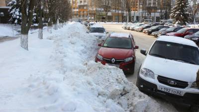 Владимир Бурмистров поручил очистить от снега платные парковки и остановки