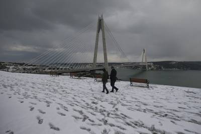 В центральной части Турции начался снегопад