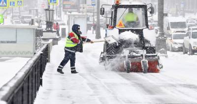 С последствиями снегопада в Москве борются 116 тыс сотрудников городских служб