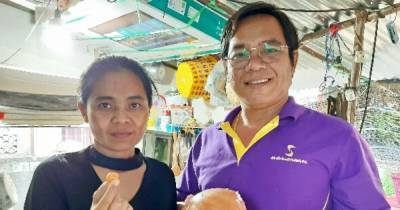 Дальнобойщик из Таиланда нашел редкую жемчужину в своем обеде