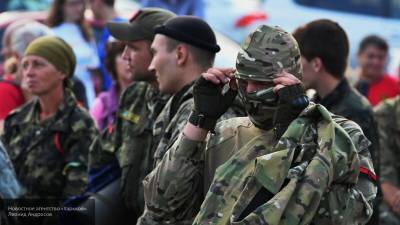 Украинские националисты пригрозили "отвоевать" Донбасс, Крым и Красную площадь