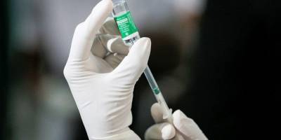 В Польше назвали условия для перепродажи вакцины от коронавируса Украине