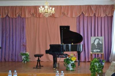 Почти 3 млн рублей выделят усвятской музыкальной школе на капремонт