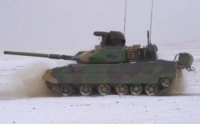 В Сети появилась видеозапись испытаний китайского легкого танка Тип 15 с «реактивной броней»