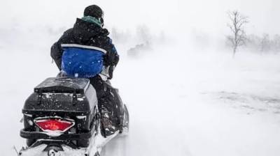 Водитель снегохода провалился под лед Ладожского озера