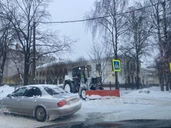Более 100 единиц техники задействовано на улицах Вологды после снегопада