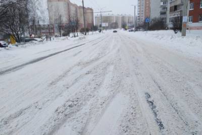 Транспортный коллапс на дорогах Смоленска помешал горожанам добраться до работы