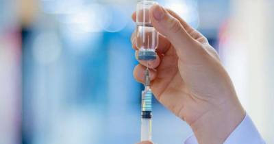 ВОЗ разрешила использовать вакцину AstraZeneca для экстренного применения: ее ждет Украина