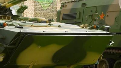 Китайский усовершенствованный легкий танк Тип 15 показали на видео