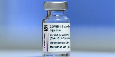 ВОЗ одобрила вакцину производства AstraZeneca для экстренного применения