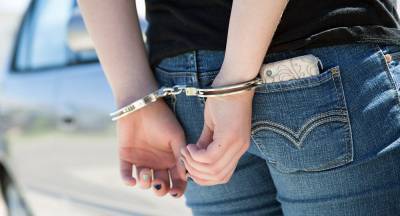 Полиция арестовала бывшую студентку МГУ, готовившую мефедрон