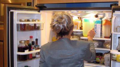 Диетолог Геллман посоветовала наполнить холодильник правильными продуктами