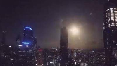 Очевидцы запечатлели огненный шар в небе Мельбурна