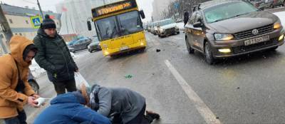 В Приморском районе на пешеходном переходе иномарка сбила пенсионерку