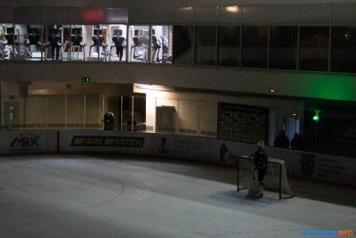 Ночь, фонарь, "Арена Сити": "Акулы" подарили хоккейный праздник сахалинцам