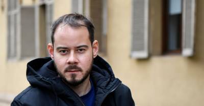 Испания: рэпера приговорили к тюрьме за оскорбление короля. Он забаррикадировался в университете