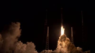 SpaceX запустила ракету-носитель с 60 спутниками Starlink