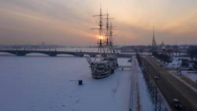 Во власти циклона: Петербургу предсказали снегопад перед морозами