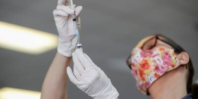 Главный инфекционист США: Вакцины от коронавируса не могут защитить от всех штаммов