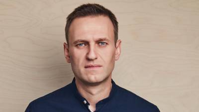 Навального доставили в Бабушкинский суд для рассмотрения дела о клевете