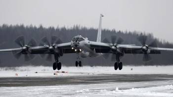 Комиссия изучает причины инцидента с военным самолетом под Вологдой