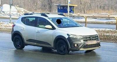 Компания Renault вывела на тесты обновленный хэтчбек Sandero в России