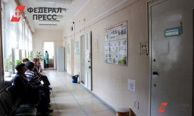 В Красноярске медсестра зарабатывала на фиктивном трудоустройстве людей