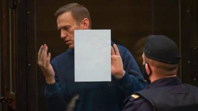 Судья не предоставила следователям данные о новых оскорблениях ветерана Навальным