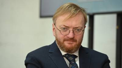 Милонов назвал предательством тайную встречу питерских депутатов и финского дипломата