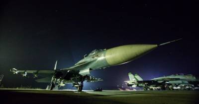 Истребители Су-27 перехватят противника во время учений над Калининградом