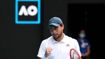 Впервые в истории в полуфинале Australian Open сыграют два российских теннисиста