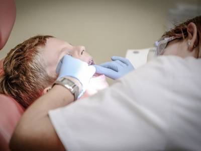 В Крыму ребенок у стоматолога проглотил иглу