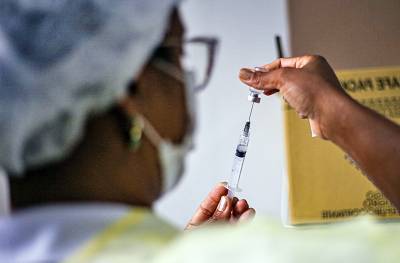 Производитель "Спутника V" подал заявку на регистрацию вакцины в ЮАР