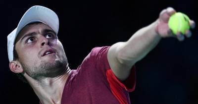 Теннисист Карацев стал первым полуфиналистом Australian Open