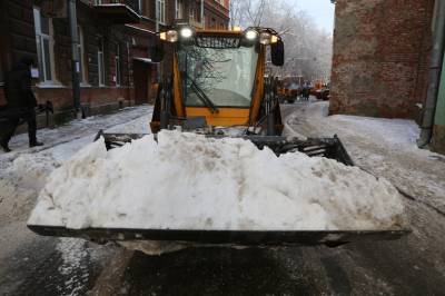 140 тысяч кубометров снега вывезли с улиц Петербурга за ночь