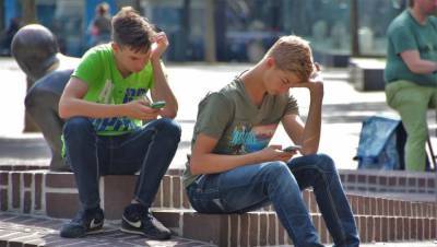 В России хотят продлить выплату алиментов на школьников до 20 лет