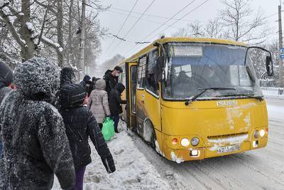 Аномальные снегопады обрушились на юг России (видео)