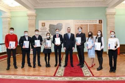 Девять победителей получили в регионе молодежную премию «Будущее Смоленщины»